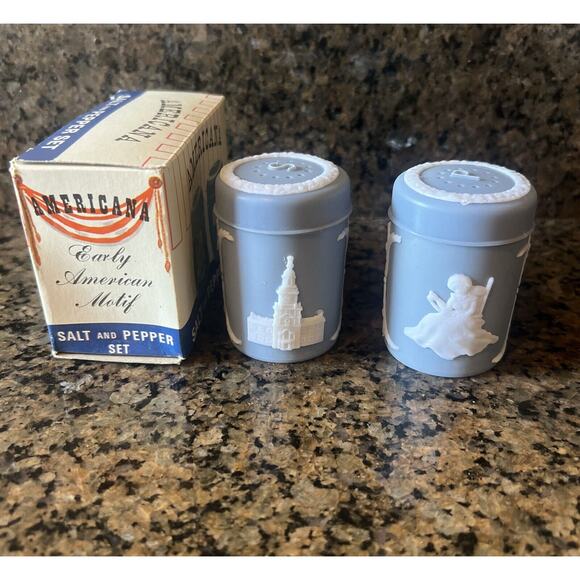 Early American Motif Americana Salt & Pepper Shakers Liberty Bell Fife & Drummer - Picture 3 of 5